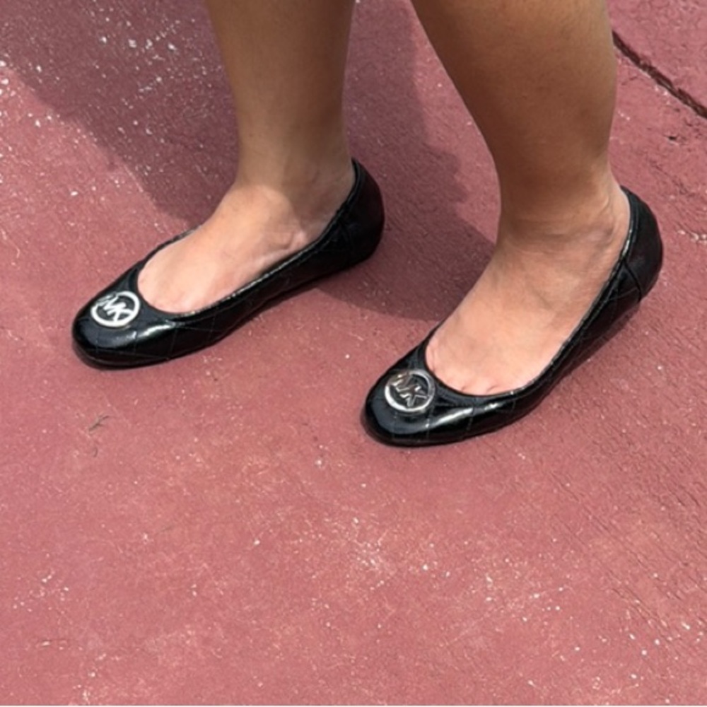 3 for $25 | Michael Kors Black Loafers Elegant Flats - Picture 10 of 11